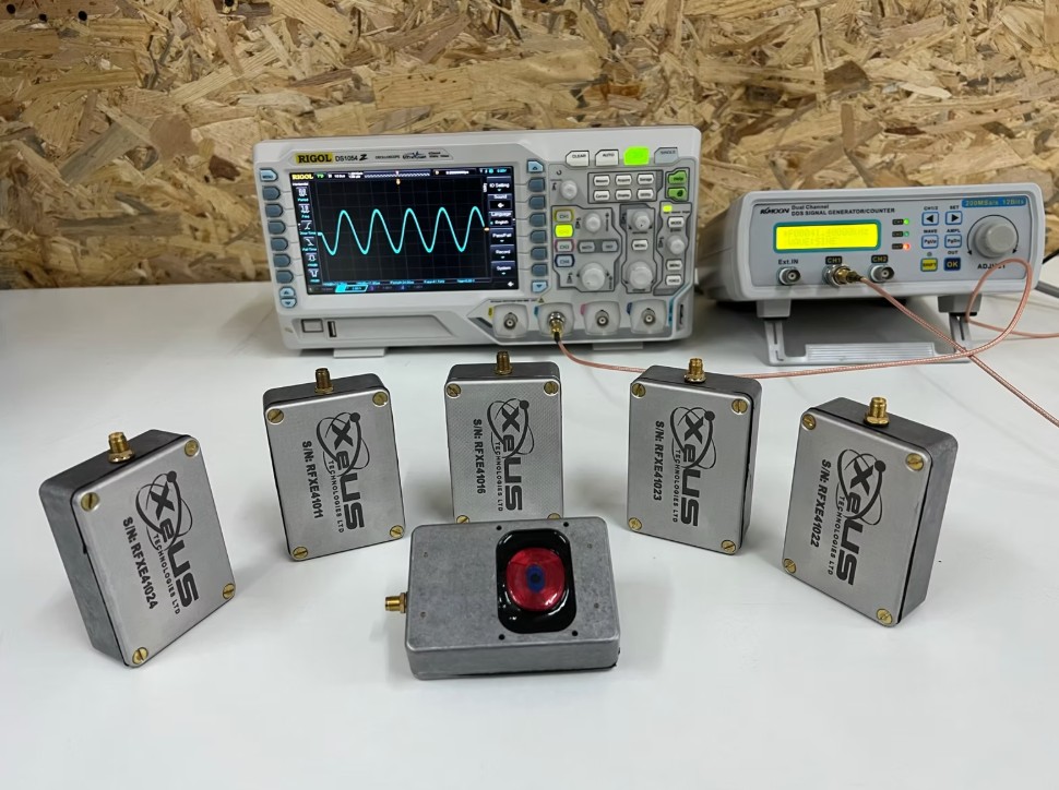 Close-up of the NMR detection coil and sample region